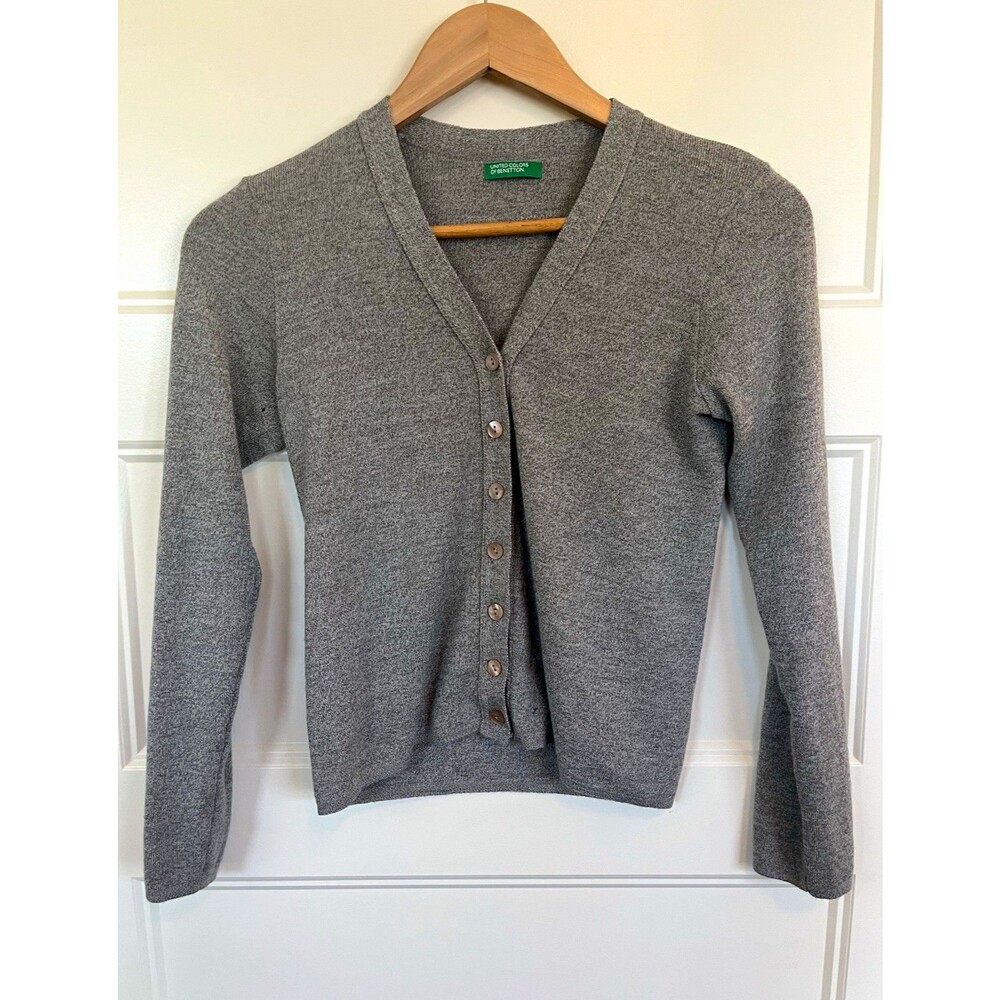 United Colors of Benetton Women’s Gray Knit V-Neck Button Cardigan M